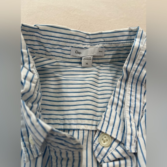 GAP striped button down - Picture 3 of 4